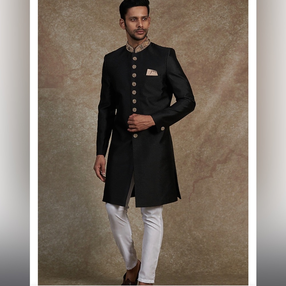 SOLD NWT black men’s sherwani